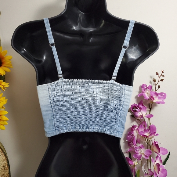 Abercrombie & Fitch washout soft denim crop top - Picture 2 of 4